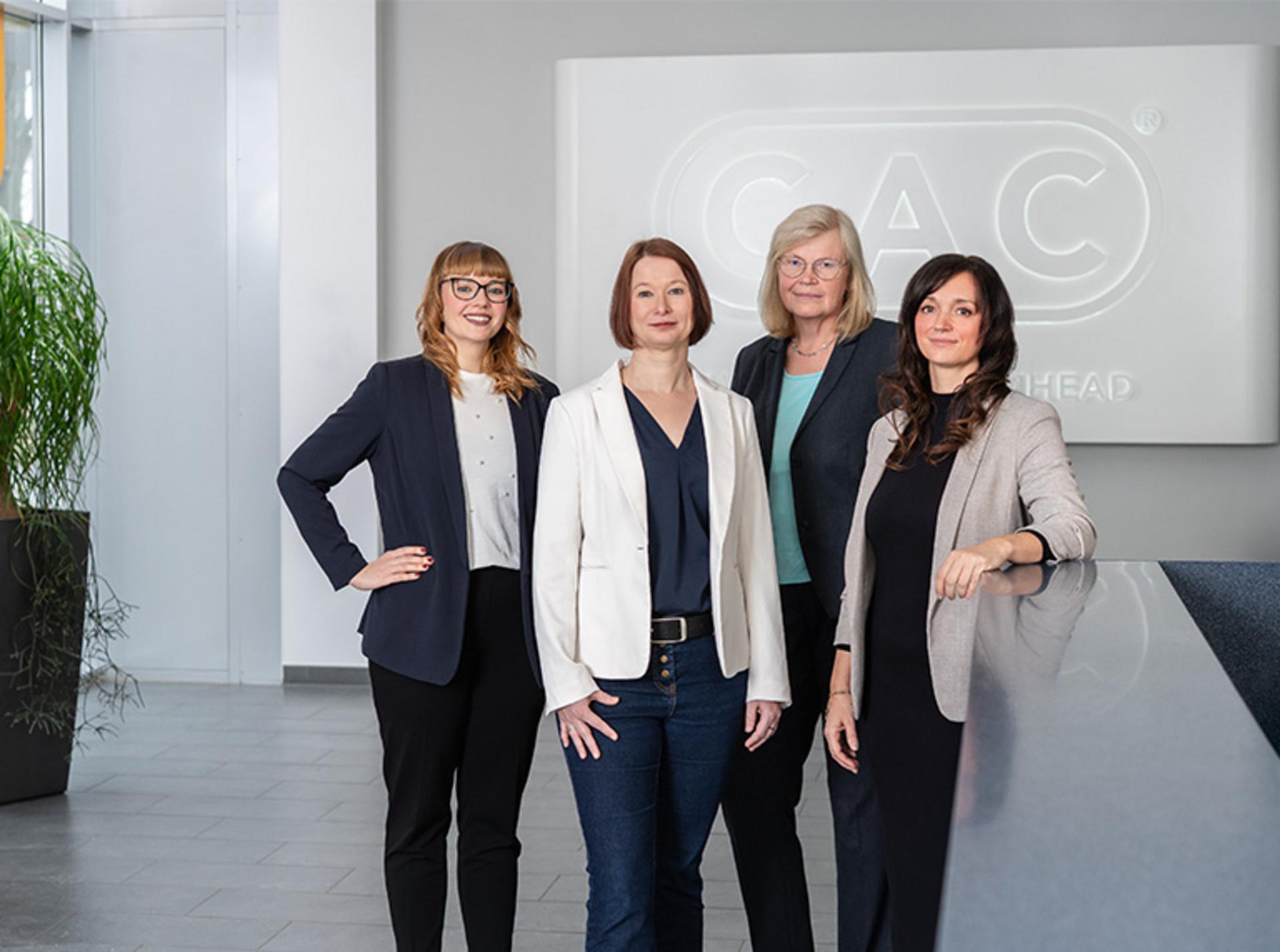 CAC Ansprechpartnerinnen im Foyer